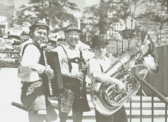 Click for larger photo of the band 3-6 pc groups!
